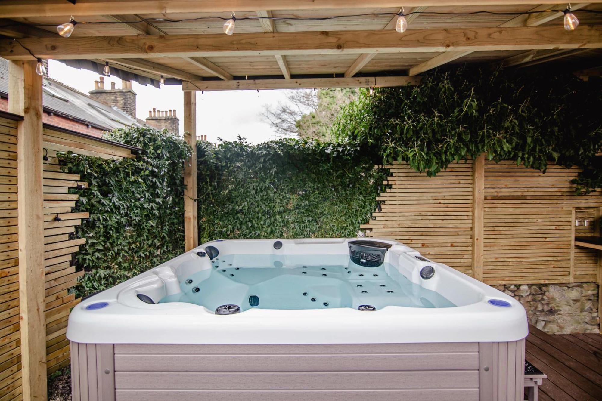 Modern Central Luxury Home With Hot Tub Sauna 11Ppl Sheffield Eksteriør billede